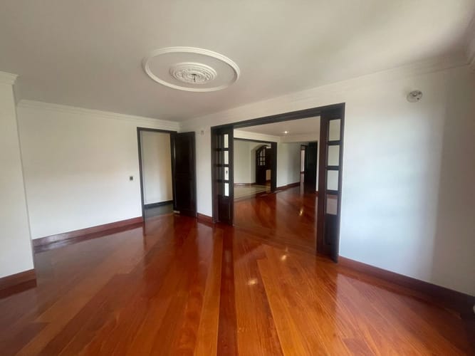 Apartamento de 4 alcobas en venta en Cerros De Suba, Bogotá, 247 m² · foto 7 de 24