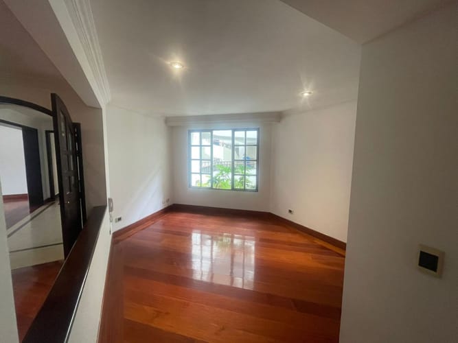 Apartamento de 4 alcobas en venta en Cerros De Suba, Bogotá, 247 m² · foto 8 de 24