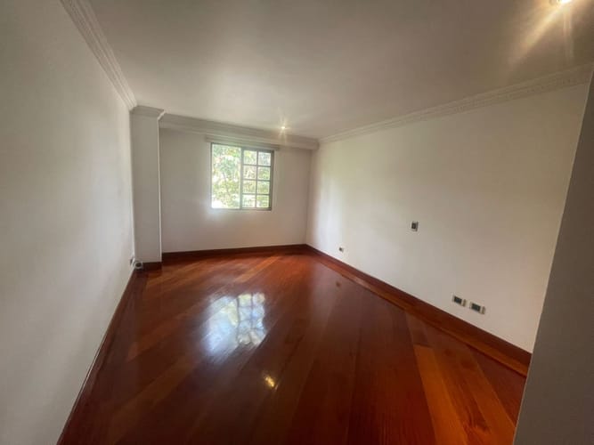 Apartamento de 4 alcobas en venta en Cerros De Suba, Bogotá, 247 m² · foto 18 de 24