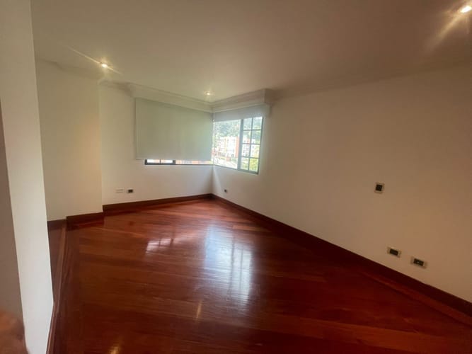 Apartamento de 4 alcobas en venta en Cerros De Suba, Bogotá, 247 m² · foto 22 de 24