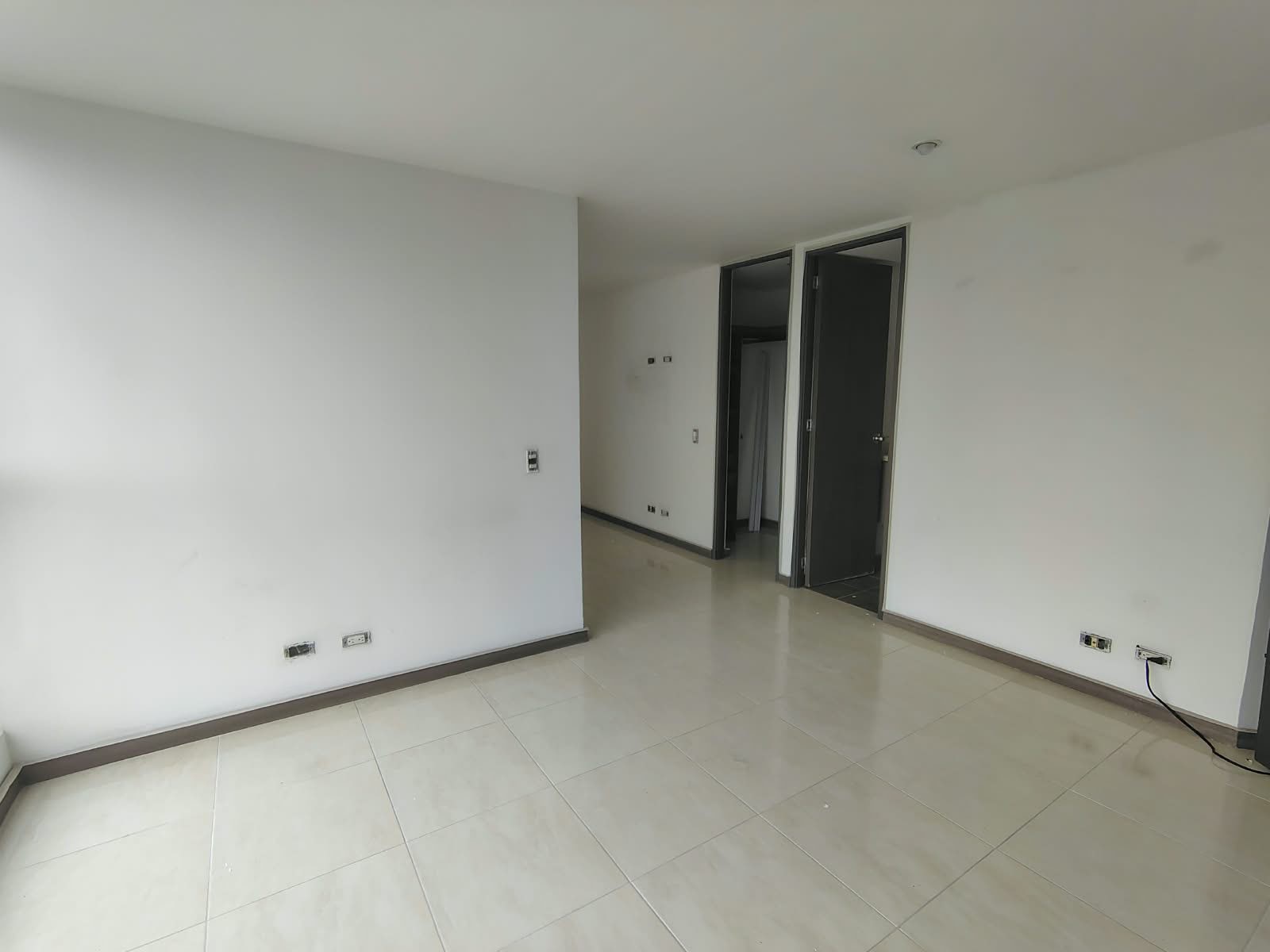 Apartamento en arriendo en El Poblado, Medellín · foto 9 de 13