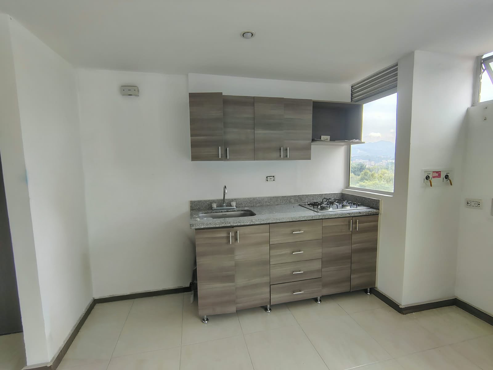 Apartamento en arriendo en El Poblado, Medellín · foto 6 de 13