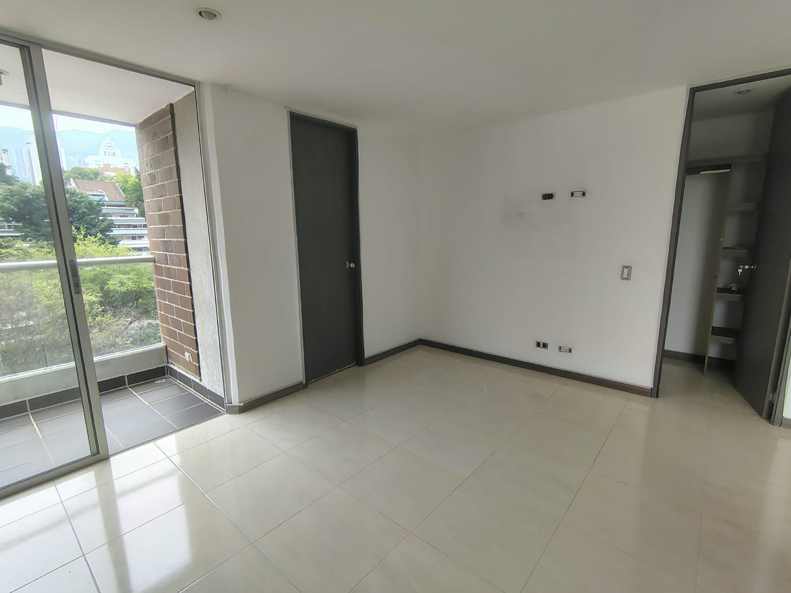 Apartamento en arriendo en El Poblado, Medellín · foto 4 de 13