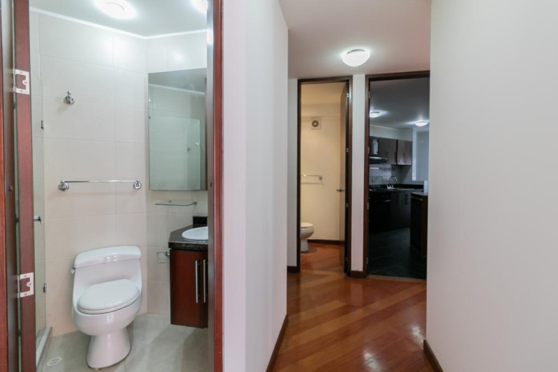 Apartamento en venta en Santa Barbara Occidental, Bogotá · foto 10 de 23