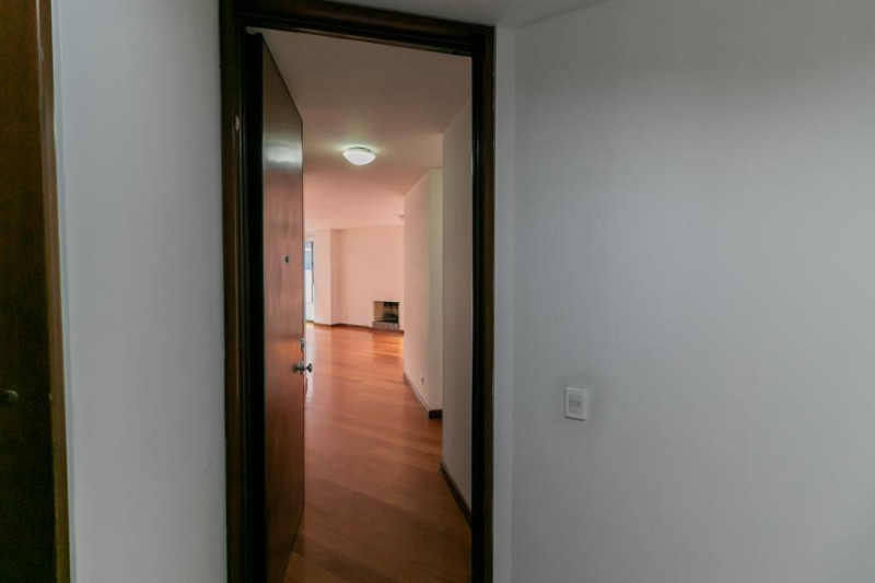 Apartamento en venta en Santa Barbara Occidental, Bogotá · foto 13 de 23