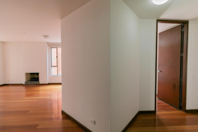 Apartamento en venta en Santa Barbara Occidental, Bogotá · foto 14 de 23