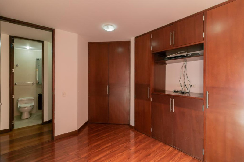 Apartamento en venta en Santa Barbara Occidental, Bogotá · foto 18 de 23