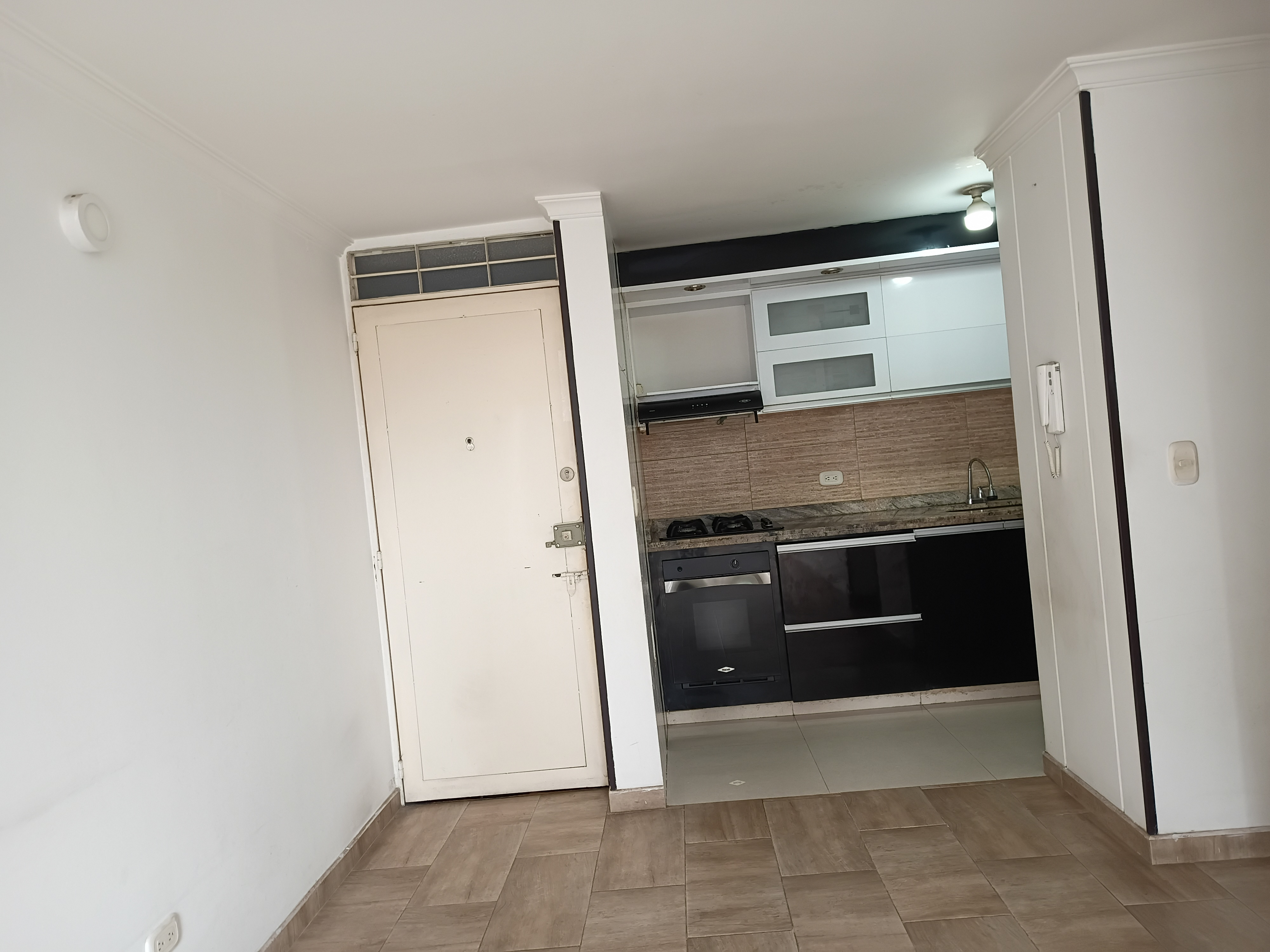 Apartamento en venta en Castilla, Bogotá · foto 4 de 11