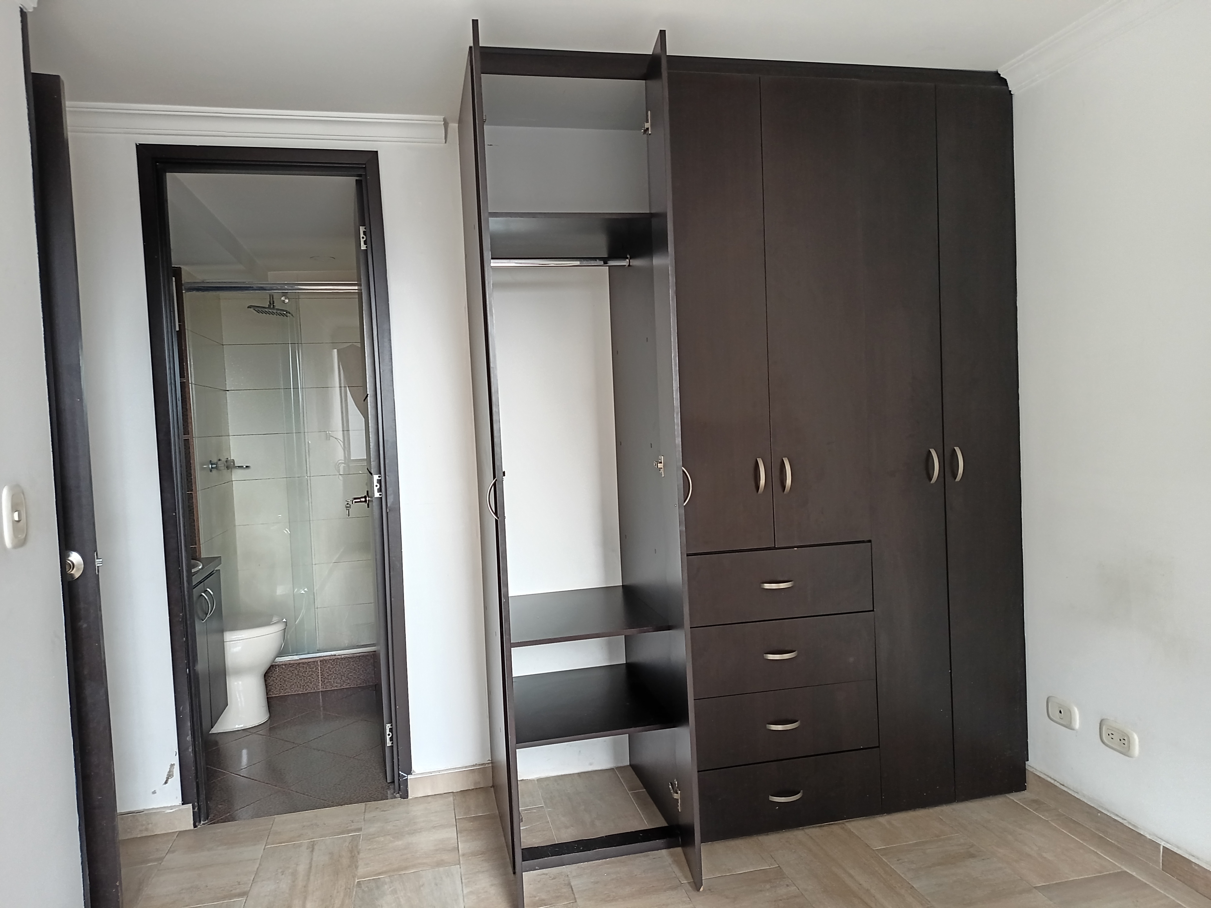 Apartamento en venta en Castilla, Bogotá · foto 9 de 11