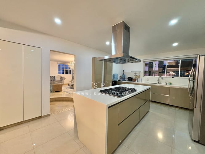Casa de 4 alcobas en venta en El Tesoro, Medellín, 450 m² · foto 9 de 24