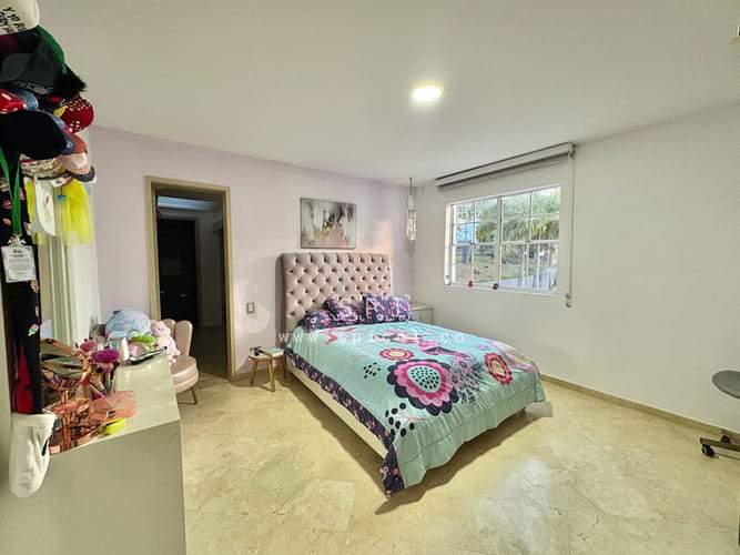 Casa de 4 alcobas en venta en El Tesoro, Medellín, 450 m² · foto 14 de 24
