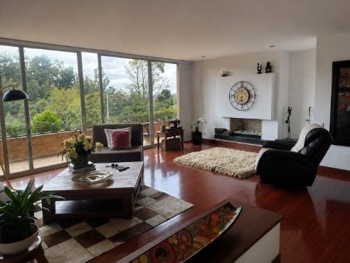 Apartamento de 3 alcobas en venta en Cerros De Suba, Bogotá, 192 m² · foto 3 de 24