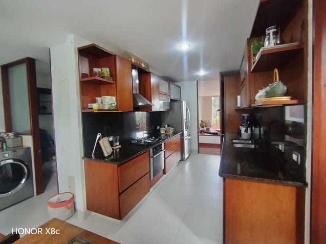 Apartamento de 3 alcobas en venta en Cerros De Suba, Bogotá, 192 m² · foto 6 de 24