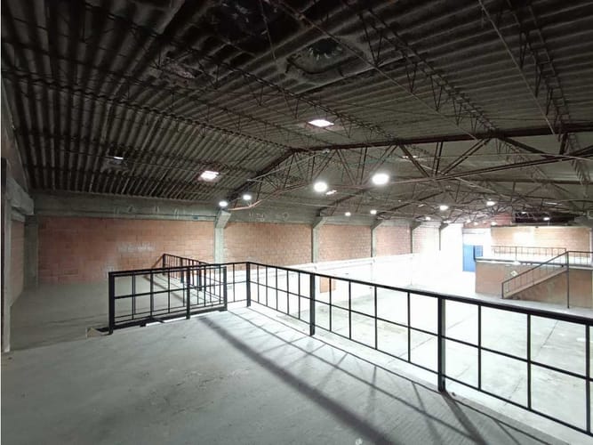 Bodega en arriendo en Malteria, Manizales, 500 m² · foto 2 de 23