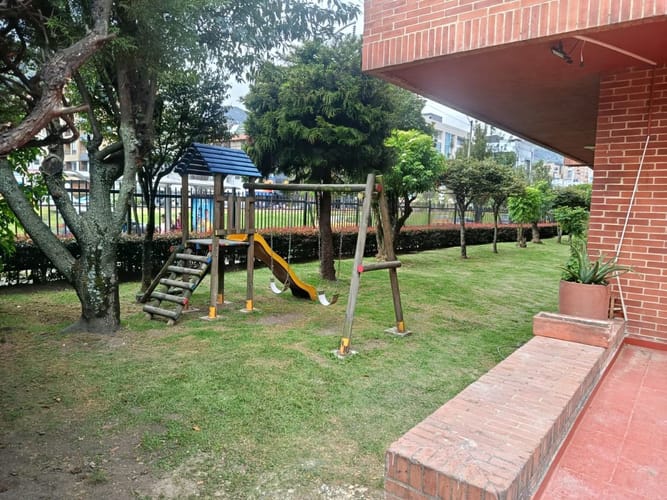 Apartamento de 3 alcobas en venta en Santa Barbara, Bogotá, 124 m² · foto 12 de 14