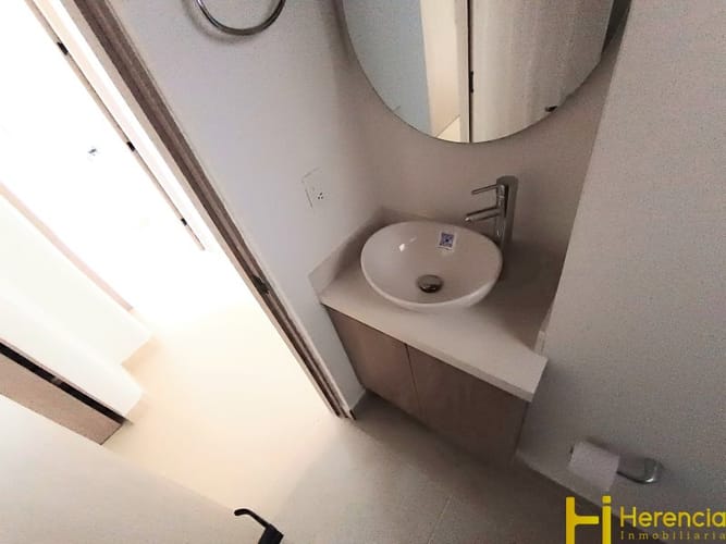 Apartamento de 3 alcobas en arriendo en Loma De Los Bernal, Medellín, 82 m² · foto 4 de 24