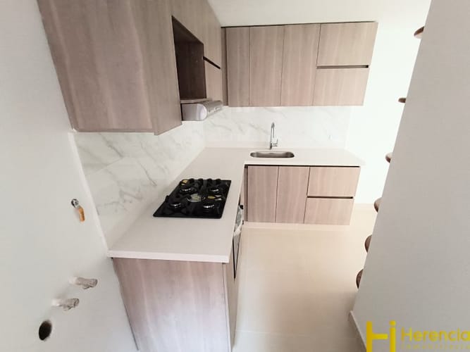Apartamento de 3 alcobas en arriendo en Loma De Los Bernal, Medellín, 82 m² · foto 5 de 24