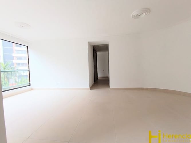 Apartamento de 3 alcobas en arriendo en Loma De Los Bernal, Medellín, 82 m² · foto 6 de 24