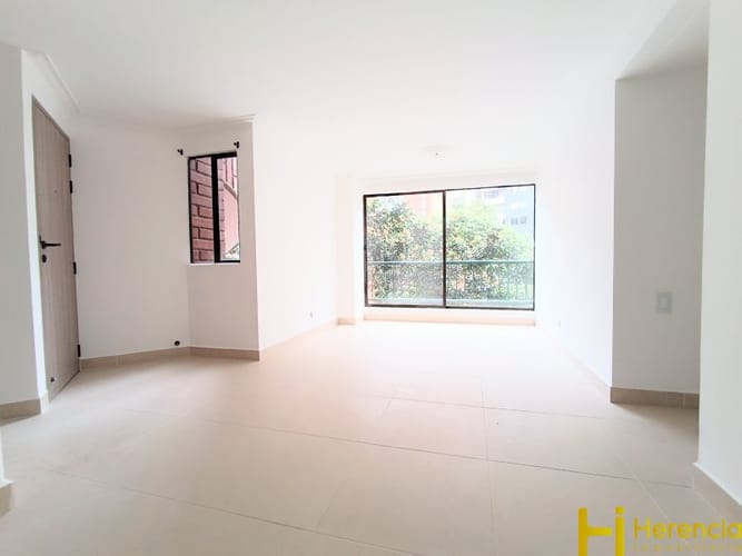 Apartamento de 3 alcobas en arriendo en Loma De Los Bernal, Medellín, 82 m² · foto 7 de 24