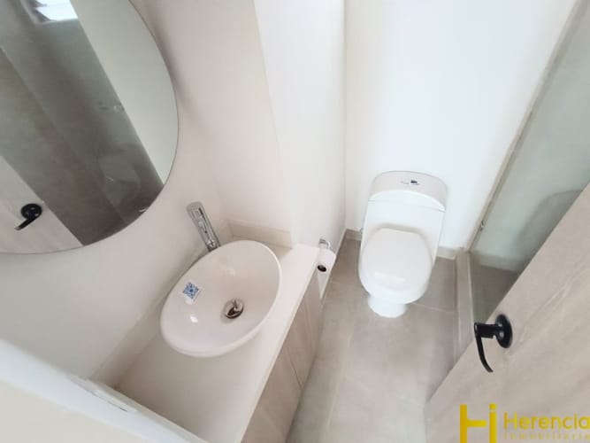 Apartamento de 3 alcobas en arriendo en Loma De Los Bernal, Medellín, 82 m² · foto 8 de 24