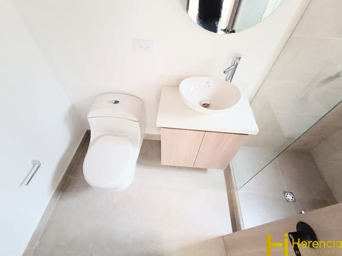 Apartamento de 3 alcobas en arriendo en Loma De Los Bernal, Medellín, 82 m² · foto 9 de 24
