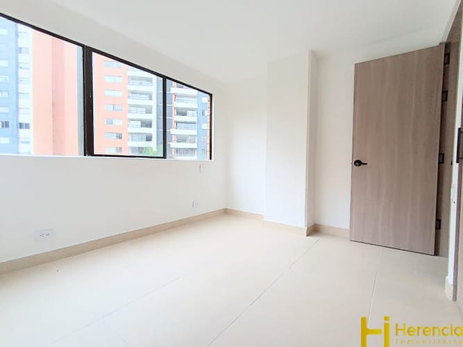 Apartamento de 3 alcobas en arriendo en Loma De Los Bernal, Medellín, 82 m² · foto 11 de 24