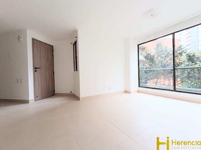 Apartamento de 3 alcobas en arriendo en Loma De Los Bernal, Medellín, 82 m² · foto 18 de 24