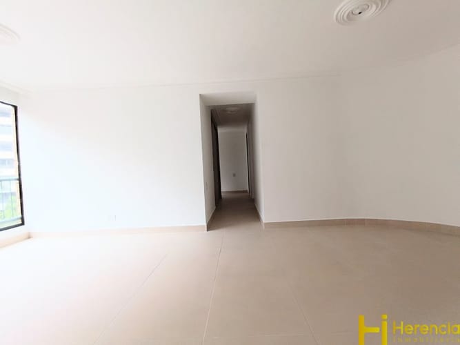 Apartamento de 3 alcobas en arriendo en Loma De Los Bernal, Medellín, 82 m² · foto 20 de 24