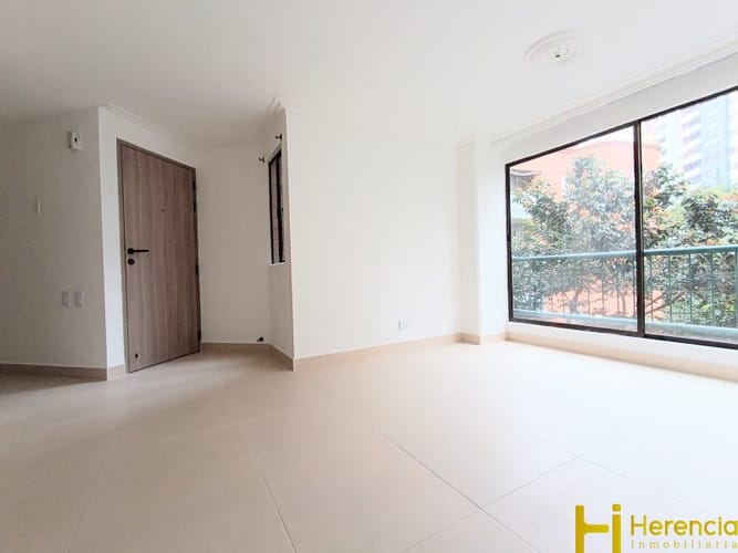 Apartamento de 3 alcobas en arriendo en Loma De Los Bernal, Medellín, 82 m² · foto 21 de 24