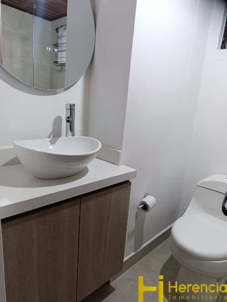 Apartamento de 3 alcobas en arriendo en Loma De Los Bernal, Medellín, 82 m² · foto 23 de 24