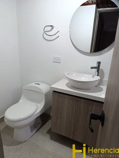 Apartamento de 3 alcobas en arriendo en Loma De Los Bernal, Medellín, 82 m² · foto 24 de 24