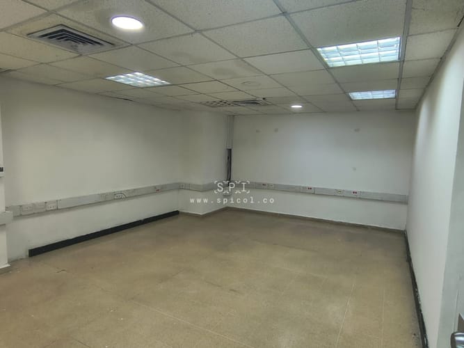 Oficina en arriendo en El Castillo, Medellín, 563 m² · foto 7 de 15