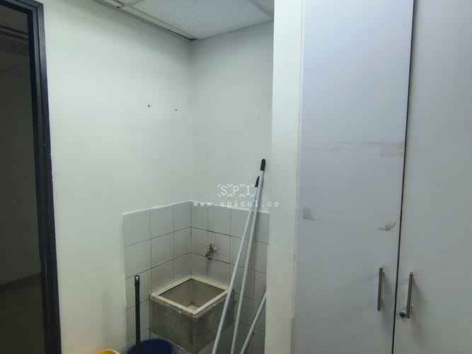 Oficina en arriendo en El Castillo, Medellín, 563 m² · foto 10 de 15