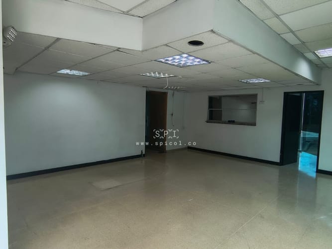Oficina en arriendo en El Castillo, Medellín, 563 m² · foto 11 de 15