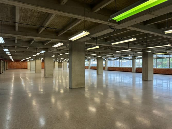 Local en arriendo en San Pablo Guayabal, Medellín, 1165 m² · foto 4 de 14