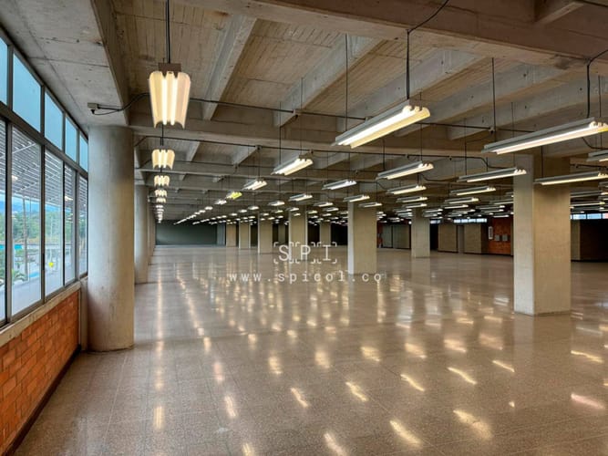Local en arriendo en San Pablo Guayabal, Medellín, 1165 m² · foto 8 de 14