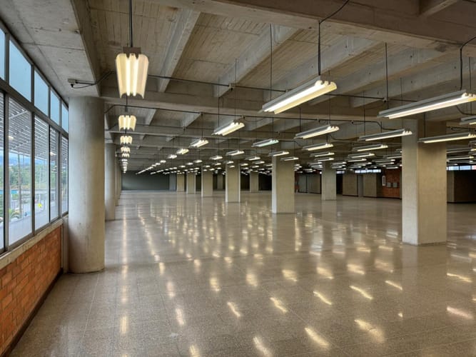 Local en arriendo en San Pablo Guayabal, Medellín, 1165 m² · foto 10 de 14