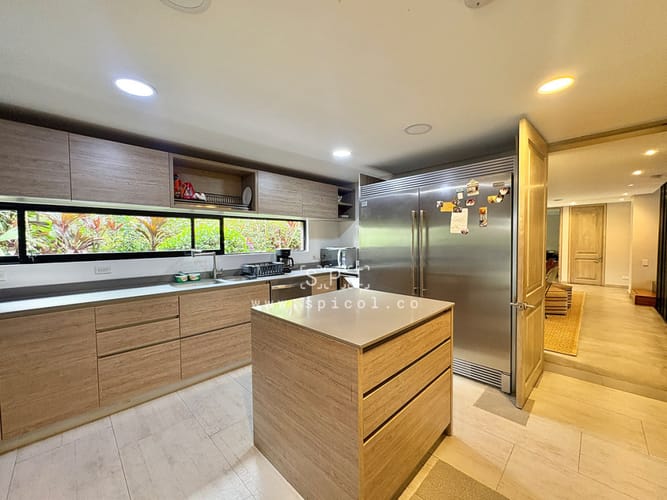 Casa de 7 alcobas en venta en Provenza, Medellín, 466 m² · foto 2 de 24