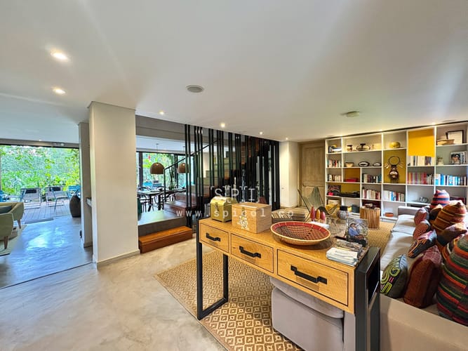 Casa de 7 alcobas en venta en Provenza, Medellín, 466 m² · foto 3 de 24