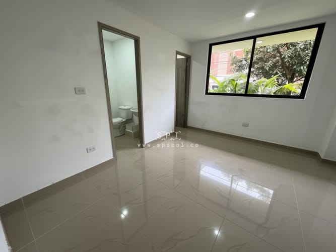 Local en venta en La Almeria, Medellín, 18 m² · foto 3 de 12