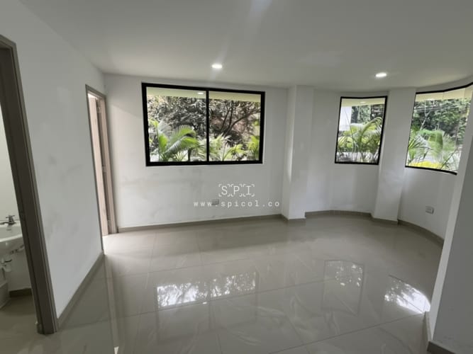 Local en venta en La Almeria, Medellín, 18 m² · foto 4 de 12