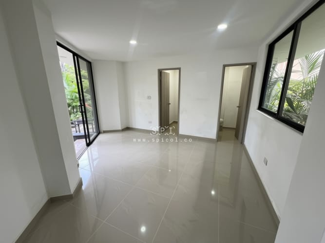 Local en venta en La Almeria, Medellín, 18 m² · foto 6 de 12