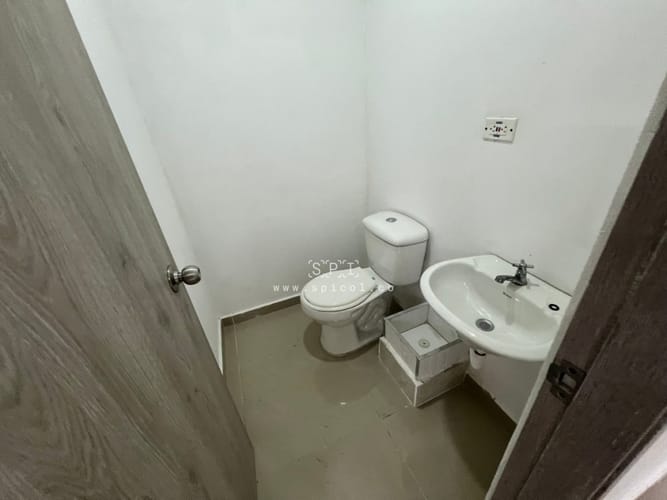 Local en venta en La Almeria, Medellín, 18 m² · foto 8 de 12