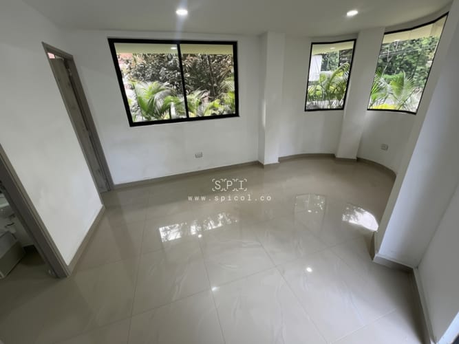 Local en venta en La Almeria, Medellín, 18 m² · foto 10 de 12