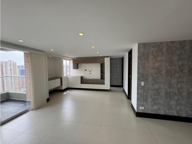 Apartamento de 2 alcobas en arriendo en Loma De San Jose, Sabaneta, 80 m² · foto 2 de 18
