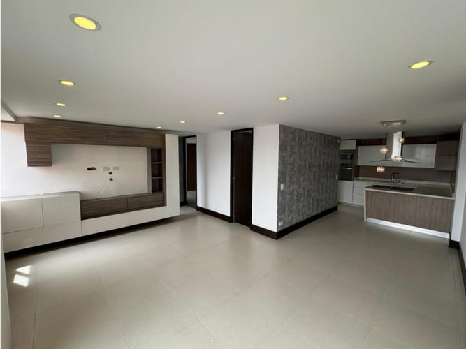 Apartamento de 2 alcobas en arriendo en Loma De San Jose, Sabaneta, 80 m² · foto 3 de 18