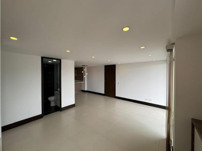 Apartamento de 2 alcobas en arriendo en Loma De San Jose, Sabaneta, 80 m² · foto 4 de 18