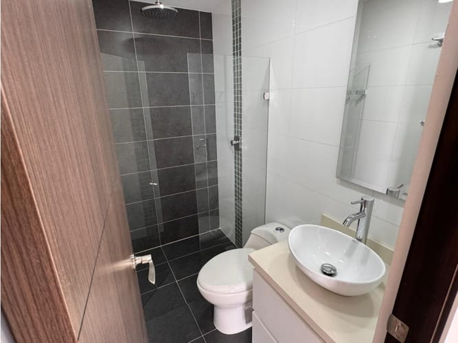 Apartamento de 2 alcobas en arriendo en Loma De San Jose, Sabaneta, 80 m² · foto 7 de 18