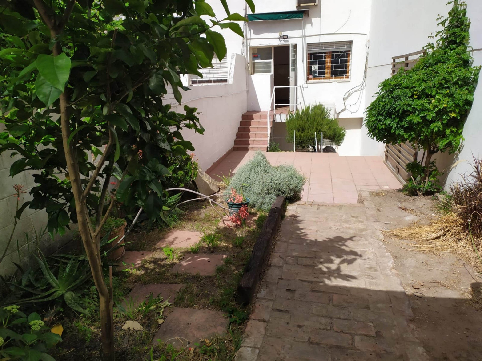 ¡Hermosa ubicación! Zona Playa Y Verde. Patio con Parrillero. PH independiente · Foto 11