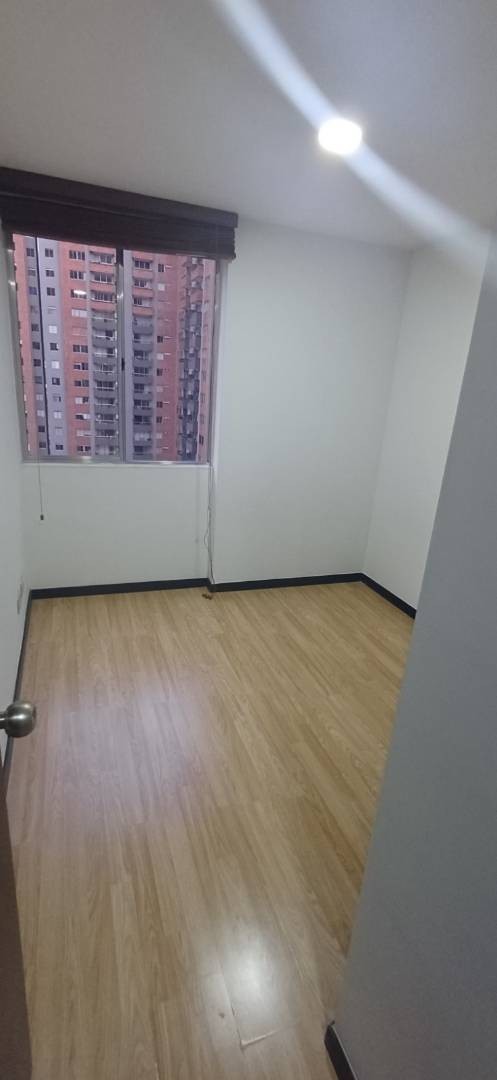 Apartamento en arriendo en Ciudad Del Río, Medellín · foto 7 de 12